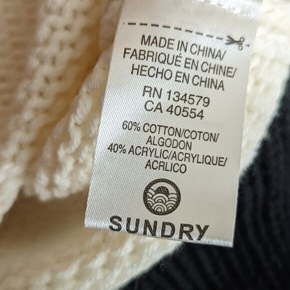 Sundry navy and white colorblock crewneck pullover w/ heart on sleeve medium - Picture 10 of 13